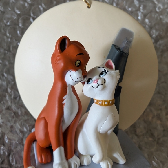 Disney's Hallmark Aristocats Keepsake Ornament - Picture 3 of 8
